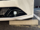 「LEDフォグランプ」霜や雨などの悪天候時に視界を確保するために自動車に取り付けられる補助灯です。