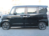 このお車はホンダ純正光脱臭・抗菌加工を納車前に致します。光触媒消臭は光触媒と銀イオンにより消臭とウイルス除菌や抗菌効果のダブル効果で車内を快適に保ちます。