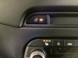 運転席、助手席には3段階で温度調節が可能なシートヒーターを装備しております。ステアリングヒーターはハンドルをじんわりと温めます♪寒い朝でも快適に運転できますよ♪