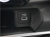 ◆USBチャージャー◆使いやすい場所に装備されています。