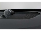 オプション設定の高級ブランド「Bowers&Wilkins」プレミアムサウンドシステムを搭載。重厚な音場をお楽しみいただけます。