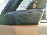【MERIDIAN3Dサラウンドサウンドシステム】イギリスの老舗オーディオブランドで音質が良く、ドライブ中の音楽をより一層楽しませてくれます。