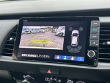 リアカメラが装備されているので、バックにギアを入れればカーナビの画面に映像が連動します。駐車が苦手な方でもガイドラインで安心駐車。