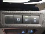 画像内「VIEW」ボタンから、駐車時以外も、全周囲カメラで周囲を確認することができます。