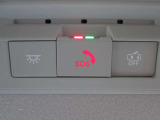 万が一のときのSOSコール。事故や急病時等にボタンひとつで専門のオペレーターに接続。警察や消防への連携をサポートします。別途お申し込みが必要です