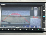 純正アクセサリー、「リアカメラdeあんしんプラス2」を搭載。後退駐車サポート、後退出庫サポート、後方死角サポートと車線キープサポートを行います