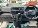 更新は随時行っておりますが、現車のみの在庫となりますので、お出かけ前に必ず在庫・商談状況の確認、来店のご予約のご連絡お願いいたします。