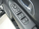 ◆パワーウィンドウスイッチ◆運転席から全席の窓の開閉操作を行うことが出来いつでも換気ができます!