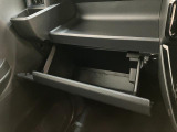 お客様にぴったりなおクルマをお選びいただけますように様々な展示車をご用意致しております!ダイハツの軽自動車だけではなく、他メーカー車やコンパクトカー・ミニバンなども数多く取り揃えております!