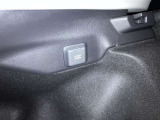 ラゲージルームにAC100V/1500Wのアクセサリーコンセントが付いています。