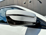ドアミラーにはLEDウインカーが埋め込まれており、対向車からの視認性を高めております。