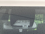 【トヨタセーフティセンス】走行中に前方の車両等を認識し、衝突しそうな時は警報とブレーキで衝突回避と被害軽減をアシスト。より安全にドライブをお楽しみいただけます。