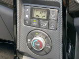 ■温度設定をしておけばいつでも快適な車内温度を維持できるオートエアコン!