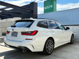 BMWのお車は、&ldquo;駆け抜ける歓び&rdquo;を体現しております。走行の安定性とコーナリングの良さを追求し、思い通りにハンドルの操作可能です。