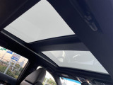 【 サンルーフ 】解放感溢れるサンルーフ♪車内には爽やかな風や太陽の穏やかな光が差し込みます♪//