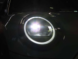LEDオートヘッドライトを搭載しております。前方を非常に明るく照らす事ができ夜間走行時に重宝します。