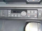 運転席&助手席シートヒーター付き☆フルオートエアコンで室内快適です♪充電用USBジャック付いています♪