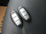 『インテリジェントキ-』機械的な鍵を使用せずに車両のドアの施錠/解錠、エンジン始動が可能なシステムです!(スペアキ-付き)