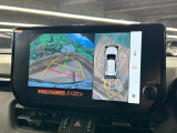 【パノラミックビューモニター】専用のカメラにより、上から見下ろしたような視点で360度クルマの周囲を確認することができます☆死角部分も確認しやすく、狭い場所での切り返しや駐車もスムーズに行えます。