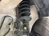 お車を安心してお乗りいただく為には、足回りの定期点検が欠かせません。サービスサポート(有償保証)では無料点検もご提供しており、安心のカーライフをお過ごしいただけるサポート体制が整っています。