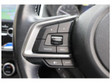 ステアリングオーディオリモコン 運転中でも音量調整やモード変更などハンドルから手を離さなくても操作が可能です。