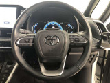 ハンドルは車を運転する上で、ずっと握っている重要なパーツです。手にフィットする物がいいですよね♪
