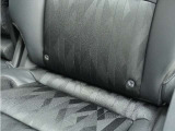 ◆ISOFIX◆シートベルトいらずでチャイルドシートと固定金具を連結するだけでガッチリ固定できます。