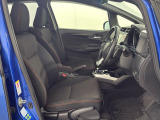 ★フロントシート★ 自然な姿勢のままでいられるシートが、運転しやすさと疲れにくさを感じさせてくれるはずです♪
