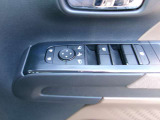 パワーウインドウなので、運転中でも安全に窓の開閉ができますよ!
