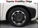 シンプルなデザインの純正ホイールキャップです。落ち着いたデザインですので車体と一体感があります。