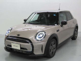 フロントフェイスはMINIアイコンとして永らく愛されるデザイン性の良さと、ブランドの魅力を感じる事ができます。