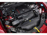 2.1L 直列4気筒DOHCターボ(ディーゼル)、210ps/47.9kgm、全長&times;全幅&times;全高mm 4690&times;1905&times;1680mm、車両重量 1820kg