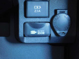 AC100V/100W差し込み口の画像です。