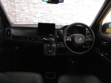 安心して運転して頂ける視界の広さと快適空間です。