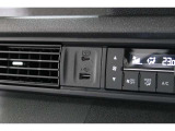 スマートフォンなどの音楽再生が可能なUSB接続ジャック装備車両です♪♪♪