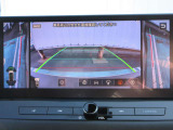 ナビ画面にアラウンドビュ-モニタ-の映像を映し出しています。  狭い場所での車庫入れをサポ-トしてくれる便利アイテムです。