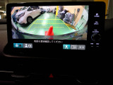 バックカメラの画像です。ガイドラインがスムースな車庫入れをサポートいたします。車庫入れの安心感がアップしますね