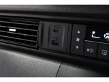 スマートフォンなどの音楽再生が可能なUSB接続ジャック装備車両です♪♪♪
