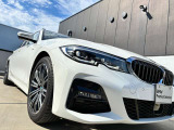 BMWのオートライトは積極的にライトをつけることにより、自車の存在を周囲に向けアピールいたします。それは安全性への配慮でもあります。