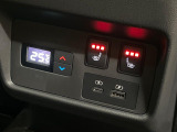 【前席+後席シートヒーター】寒い日に重宝するシートヒーターを後席にも装備!エアコンより早く温まってくれるので寒がりの人も安心ですね♪エアコンの温風は乾燥するから苦手、という方にもをおすすめです。