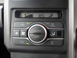 オートエアコンは、気温を設定すれば自動調整。車内をいつでも快適空間にしてくれます♪