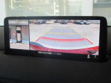 360&deg;ビューモニターを搭載しています。コーナーセンサーと合せてお使いいただくことで、安全、安心にお車の取り回しを行っていただけます。
