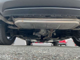 下回りはノックスドール(防錆塗装)施工済みです。マフラーにはオプションで防錆耐熱塗装も承れますので、お気軽にご相談ください。
