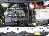 エンジンとモーターのダブルパワーで高い加速性能を発揮。スタート時や高速道路での合流もスムーズです。