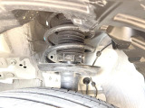お車を安心してお乗りいただく為には、足回りの定期点検が欠かせません。サービスサポート(有償保証)では無料点検もご提供しており、安心のカーライフをお過ごしいただけるサポート体制が整っています。