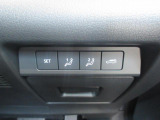 運転席側にはパワーシートを装備しており、メモリーも2つまで記憶する事が可能です。