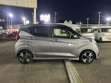ワイド保証プレミアム(延長保証)は有償で用意しています。運転席ドアに目立つ傷とへこみがあります