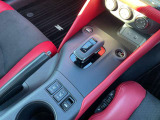 電動車用のシフトになります。操作はとても簡単で、すぐに慣れていただけます。