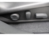 運転席パワーシート 電動シート採用で細かい微調整ができ、ドライビングポジションにしっかり合わせることで疲労軽減や事故防止につながります♪♪