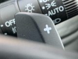 ■パドルシフト■ステアリングから手を離さずに、簡単にシフトチェンジ。マニュアル車感覚のシフトチェンジが愉しめます。自分の手で操縦している感が増して運転を愉しく出来る装備です!